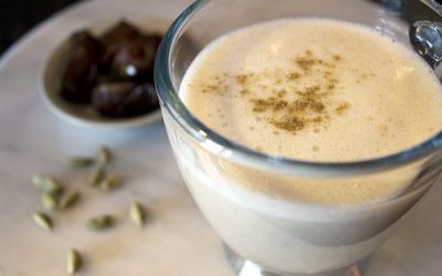 Саттвичный миндально-финиковый коктейль