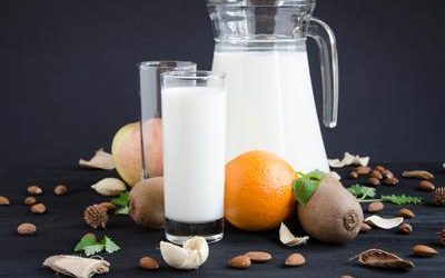 Молоко и фрукты: можно ли смешивать?