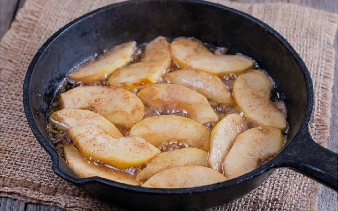 Тушеные яблоки (с гвоздикой)